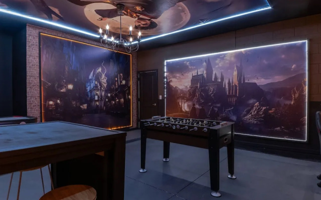 Sophisticated 9 Bedroom Close to Disney