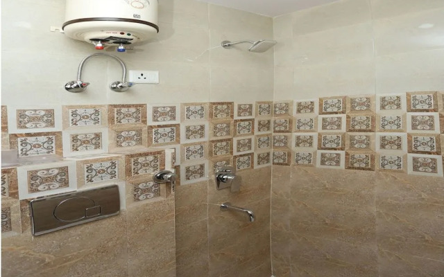Hotel Royal India By OYO Rooms