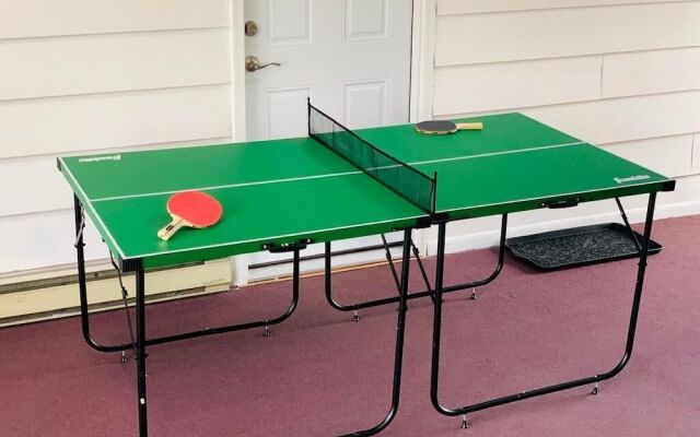 Private Fireside Nest on Huge Lot Near Old Town!