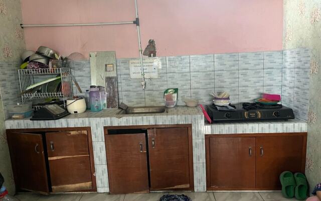 SPOT ON 93957 Henny Kost