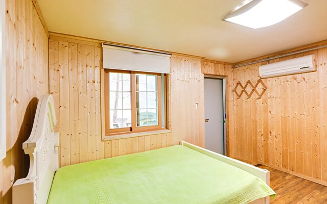Yangsan Solmaru Pension