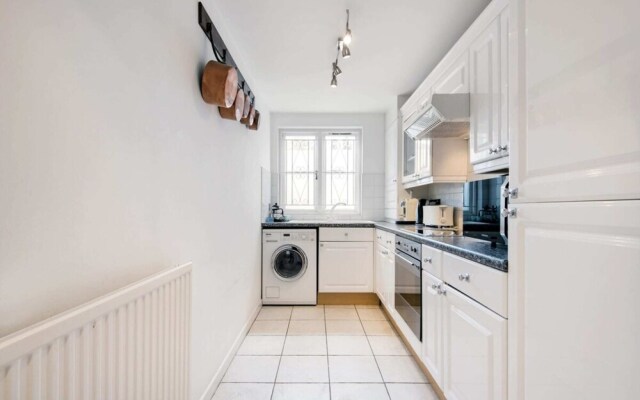 Homely Brompton Park Apartment