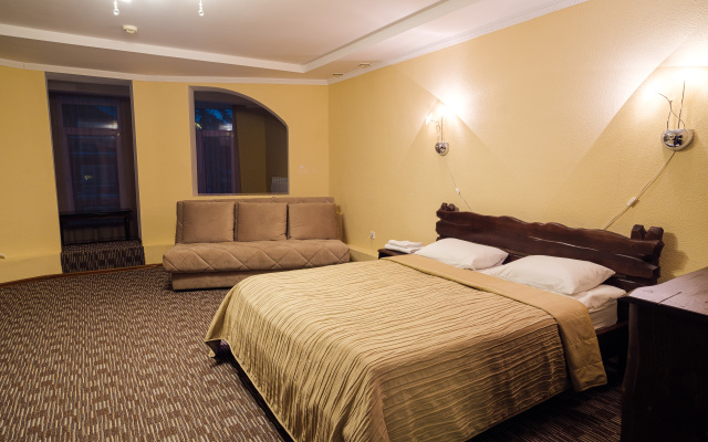 Kiya Hotel