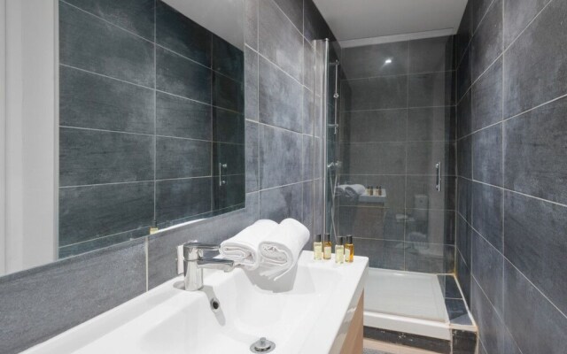 Large 1 Bedroom Apartment "rue de la Loge"!