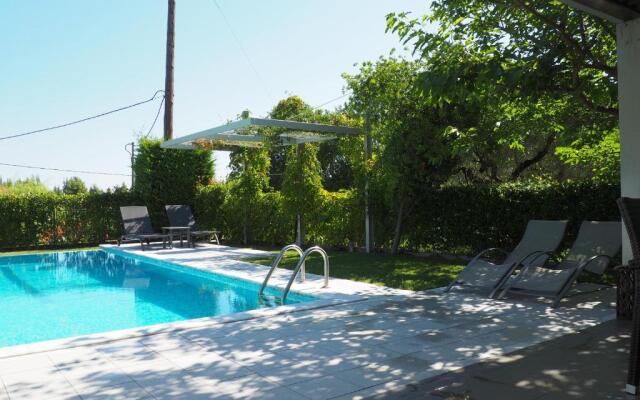 Deluxe 3BD Pool Villa in Chrousso beach Paliouri