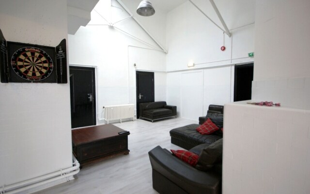 Edinburgh Princes Street Loft Apartment