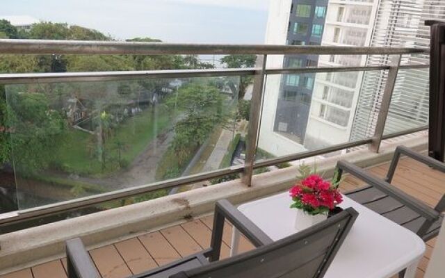 Reflection Jomtien Beach Condo by Dome