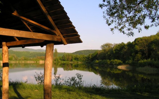 Отель «Дубки»