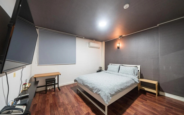 Suwon (Yeonghwa-dong) Dalbit Motel