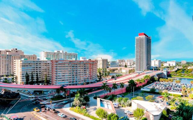 Hallandale 11D