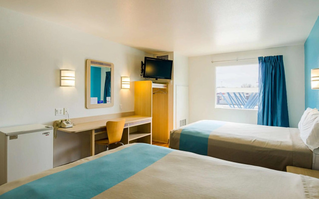 Motel 6 Wheatland, WY