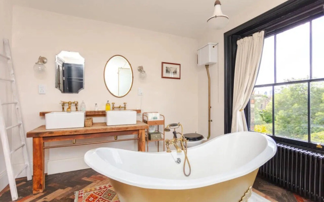 Stunning 2 Bedroom House in Peaceful London Fields