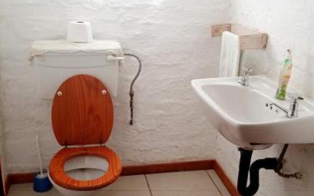 Rheola's Guest Cottage