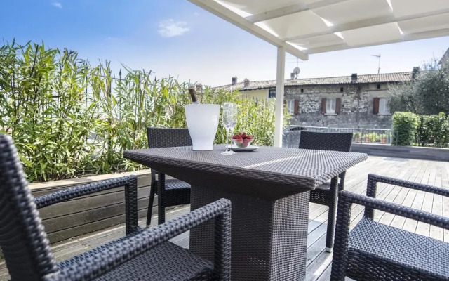 Polpenazze Halldis Apartments