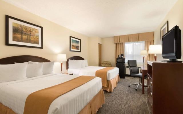 Travelodge by Wyndham Edmonton South