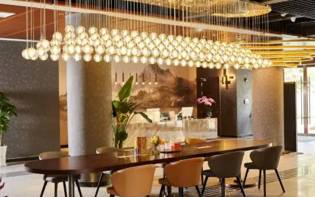 Jinjiang Metropolo (Langshan Scenic Spot hotel of Nantong University)