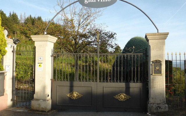 Giarvino Guesthouse