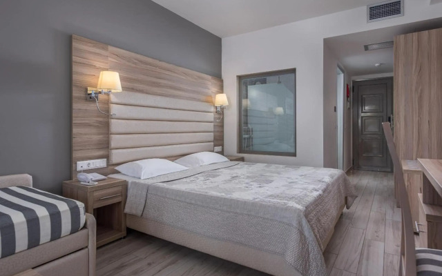 Dionysos Hotel & Suites