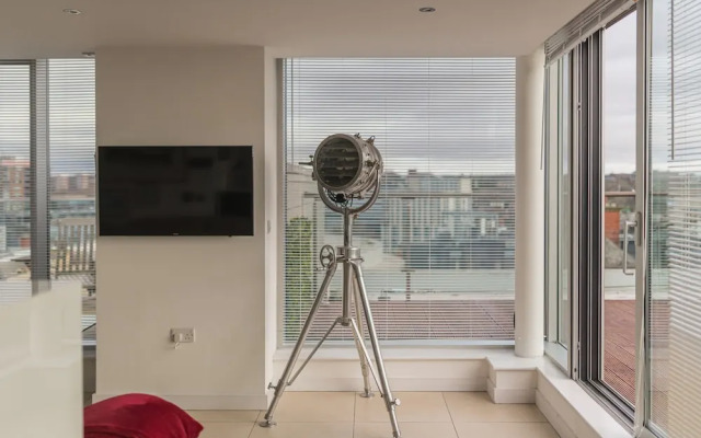 2 Bedroom Penthouse with Parking