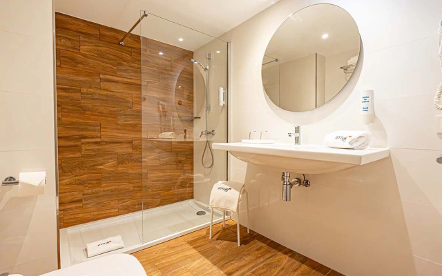 Intelier Rosella Hotel