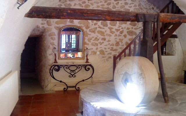 Le Vieux Moulin