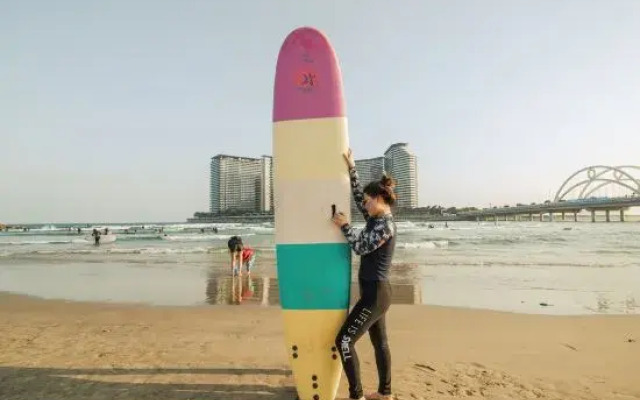 Liwo Surfing Seaview Hotel