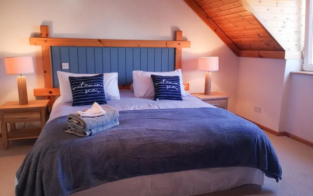 4 Bedroomed Holiday Home Close to the Beach
