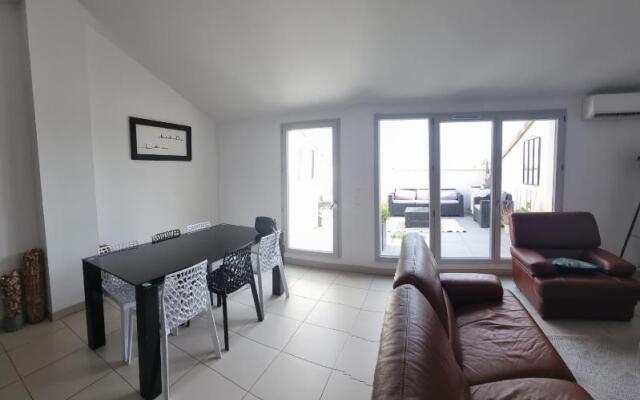 Superbe appartement en résidence - Salon de Prç