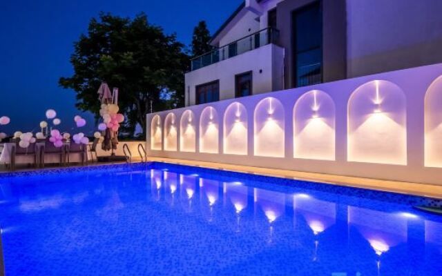 Yunshuige Lake View Pool Villa