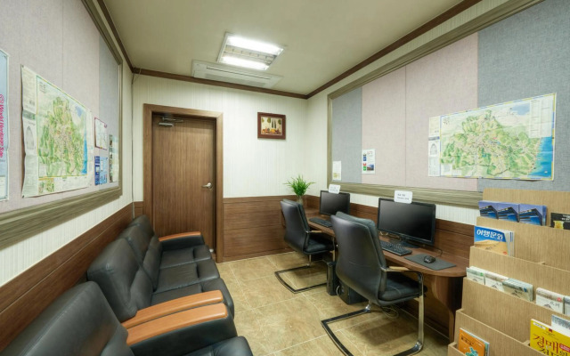 Gyeongju GG Tourist Hotel