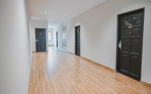 RedDoorz Plus near Ferry Terminal Batam Center