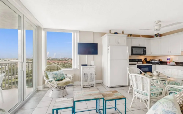 Estero Beach & Tennis 807 B