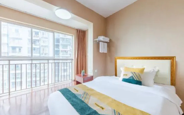 Qiqi Homestay (Chongqing West Station Store)