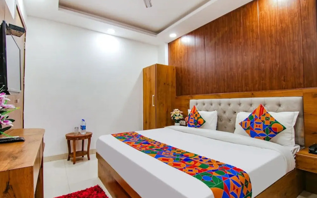 Fabhotel The Glory I