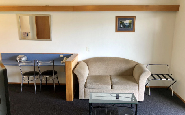 Teal Motor Lodge