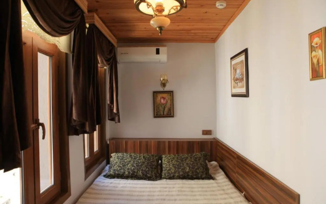 Tom Square Boutique Hotel