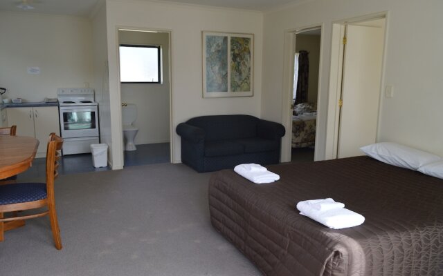 Brightwater Motor Inn