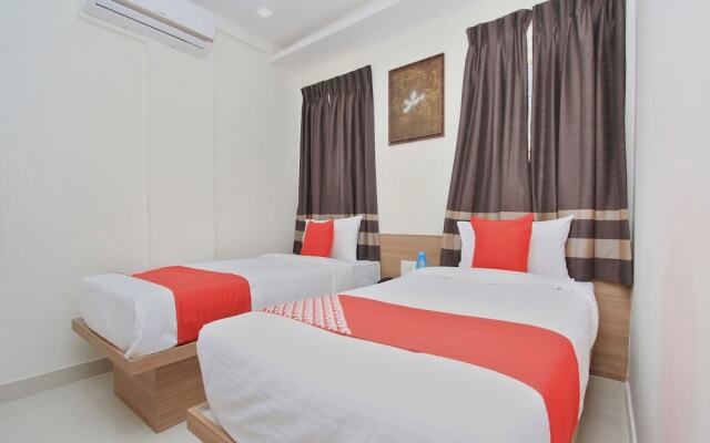 OYO 12465 SIRI Residency