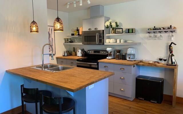 Relaxing Location Steps From Resort Citq 242281