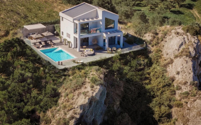 Sueño LUXURY VILLA 180 Iconic Sea View