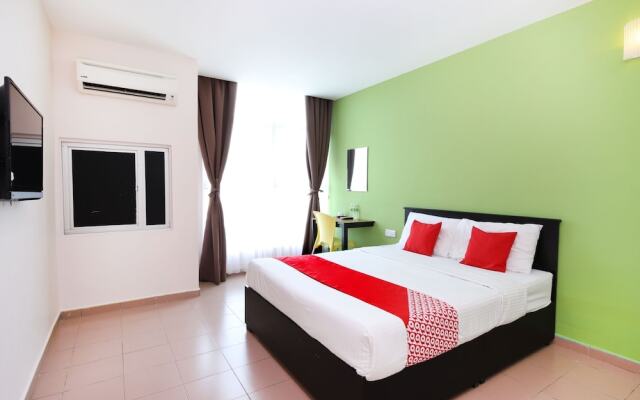 OYO 816 Hotel De Kiara