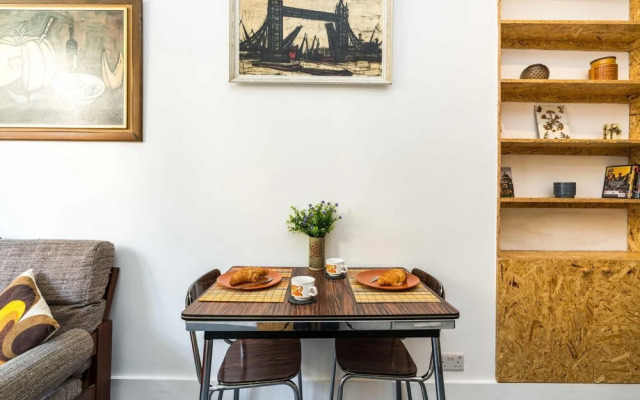 1 Bedroom House With an Edge in King Cross