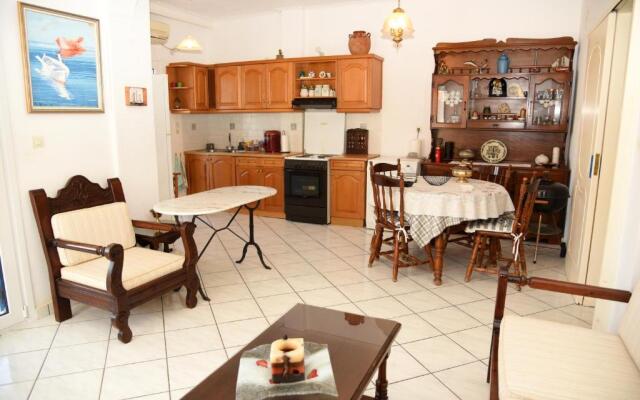 Andros 2 berdrooms 4 persons cycladic house.