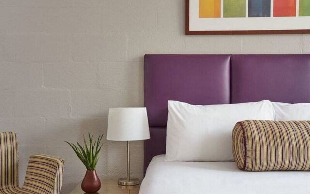 SoYa on Davis Apartment Hotel