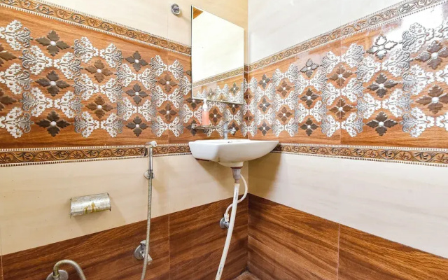 Fabhotel Silver Stay 02