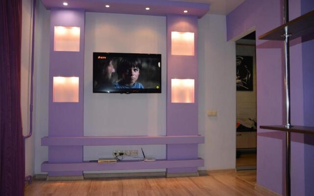 Lux na Litejnoj 17-A