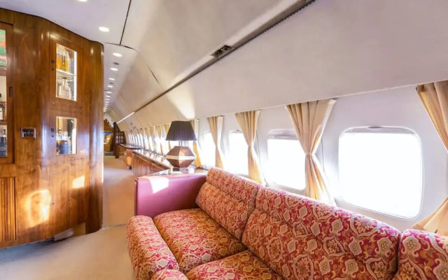 Boeing Airliner Private Jet With hot tub and Sauna