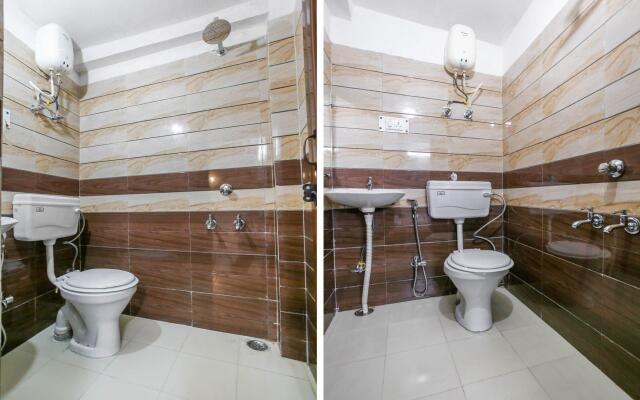 OYO 61001 Hotel AK Residency