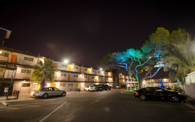 Thunderbird Hotel