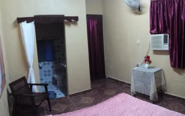 Fernandez and Friends Rooms